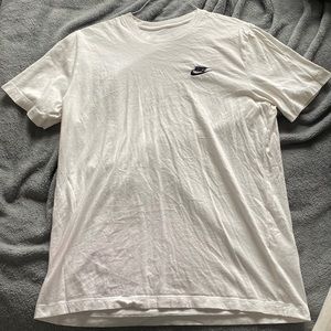 Men’s Nike Club Tee